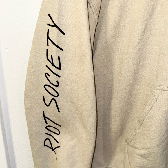 RIOT SOCIETY Beige Broken Bleeding Heart Hoodie - Picture 3 of 5